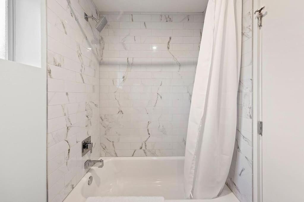 Poolside Studio In Central Dtph Location W/ Pool Финикс Екстериор снимка